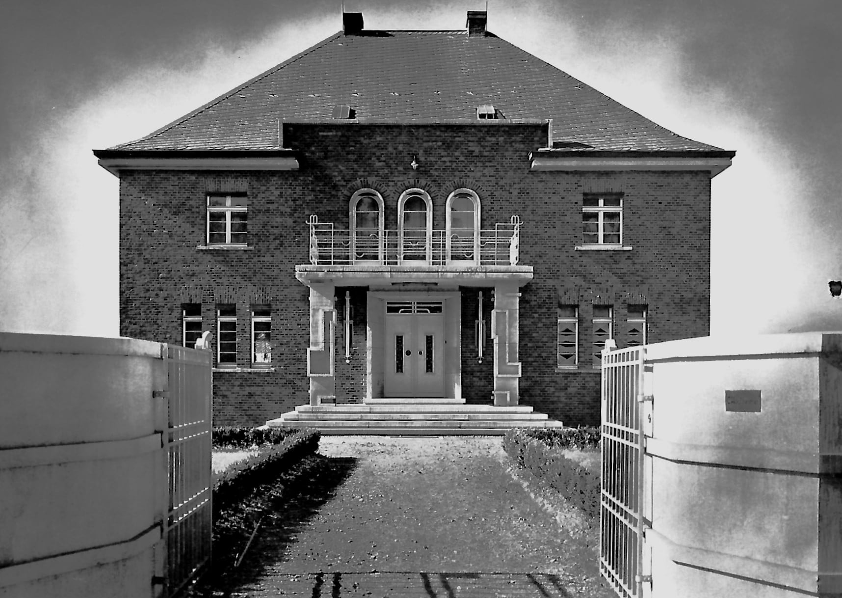 Abb-145 | Wohnhaus von Kaufhausdirektor Carl Hochheimer an der Bochumer Straße 69 (heute Cranger Str. 46) in Buer, Foto von 1929